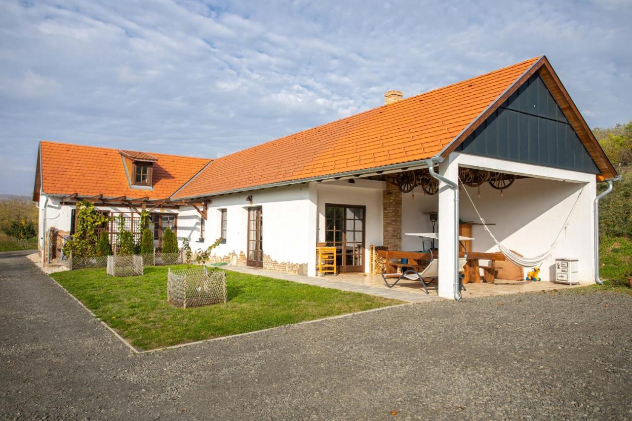 Kishosszúrét Vendégház Pécsvárad Exterior foto